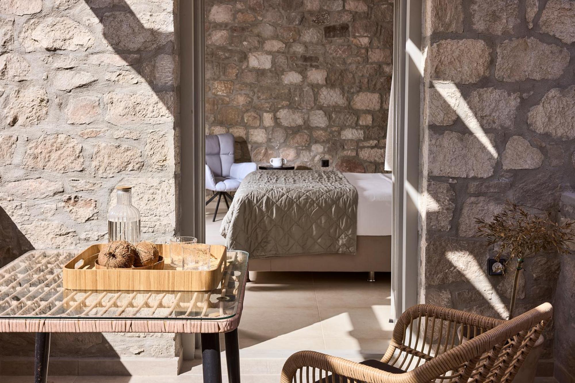 آداماس Kedros Milos Suites الغرفة الصورة