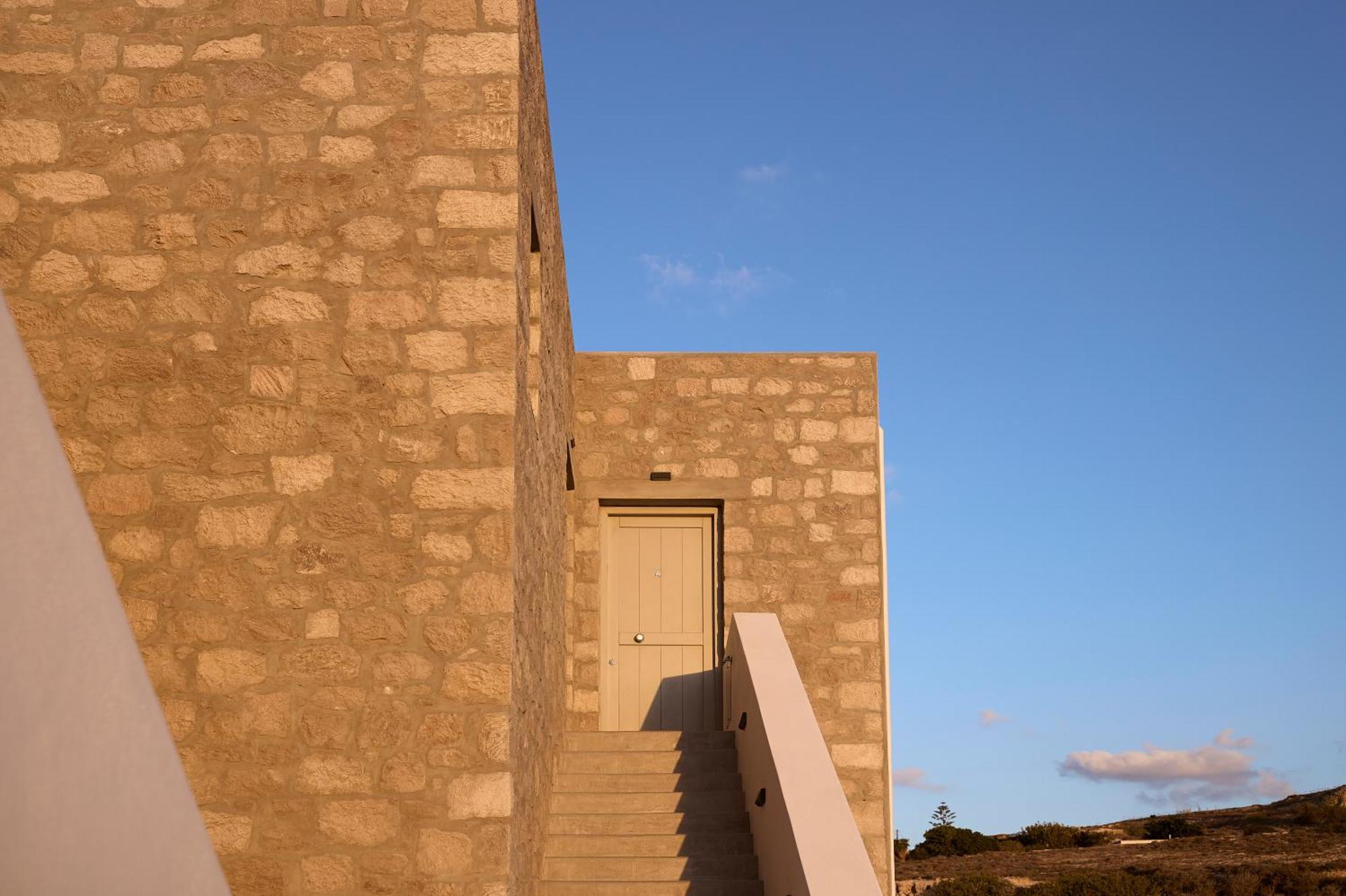 آداماس Kedros Milos Suites الغرفة الصورة