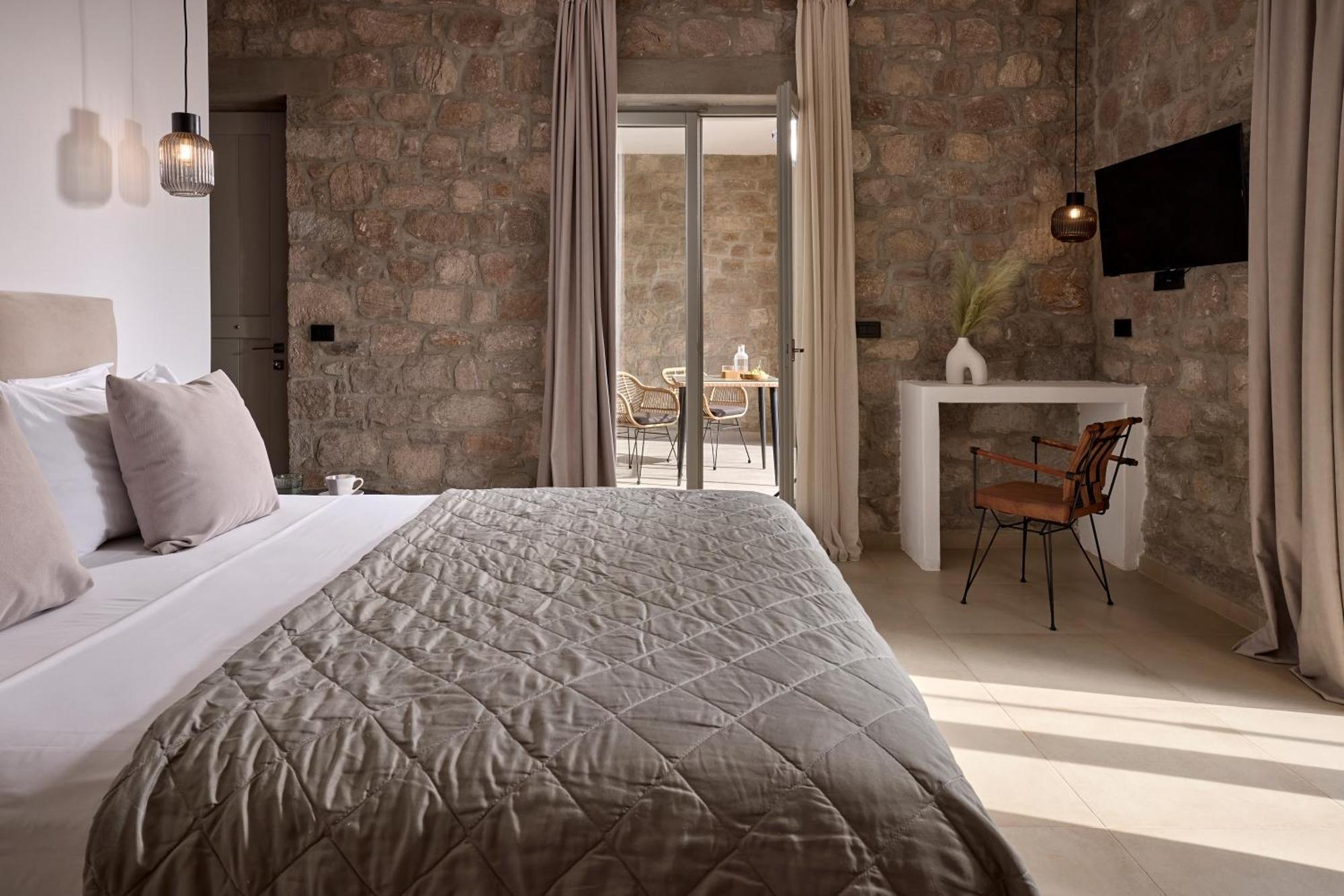آداماس Kedros Milos Suites الغرفة الصورة