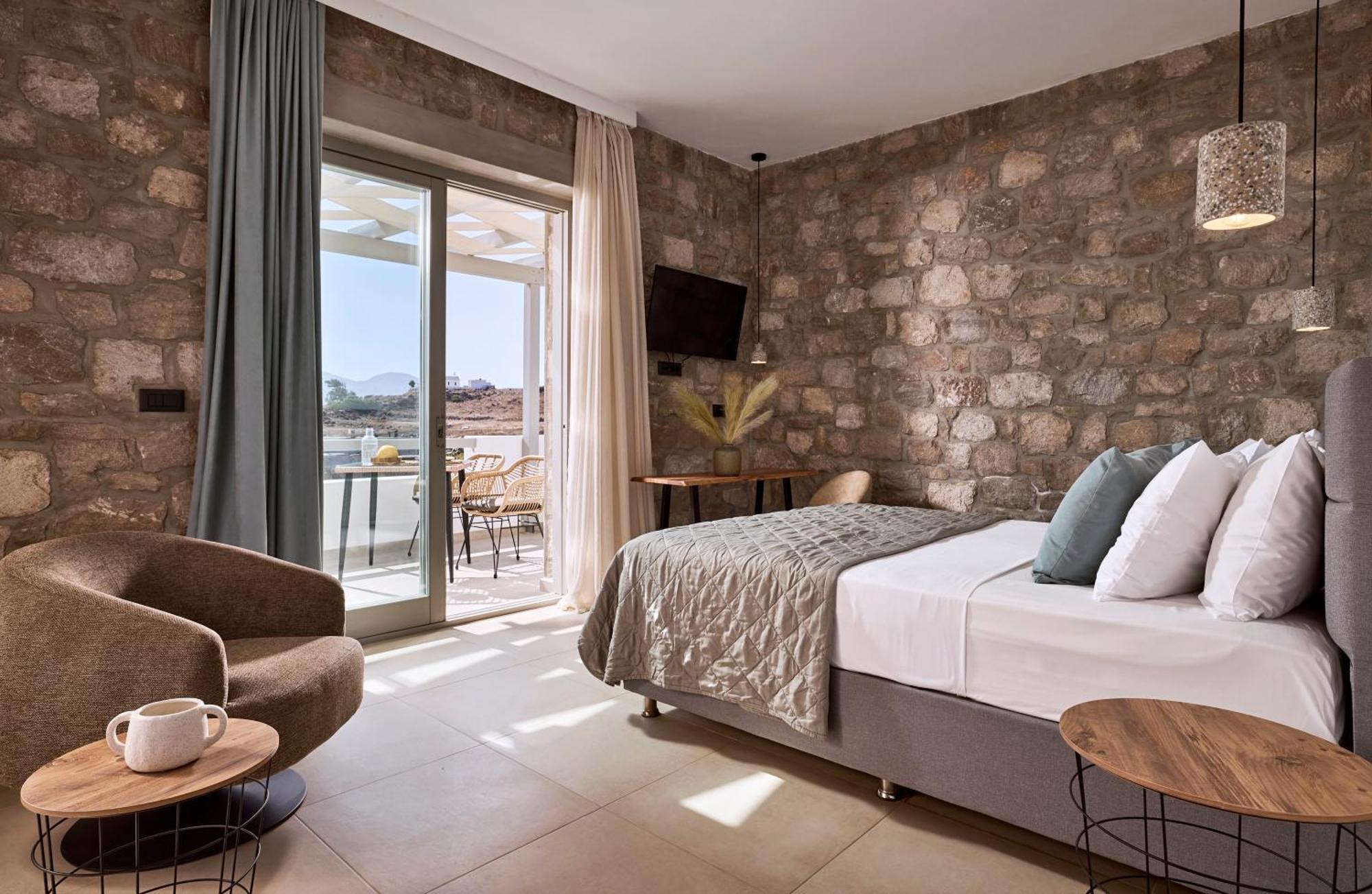 آداماس Kedros Milos Suites الغرفة الصورة